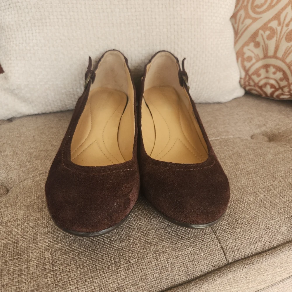 Naturalizer Brown Suede Kitten Wedge Flats Brass Buckle 7.5 Cottagecore Comfy
